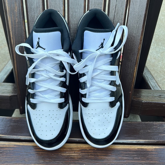 Original Air Jordans 1 low; Retro. NEW WITH BOX; never worn. - Picture 2 of 5